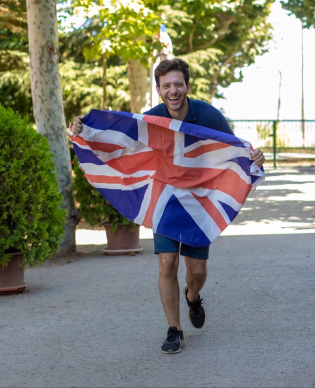 Campamentos-verano-staff-monitores-bandera-inglesa4